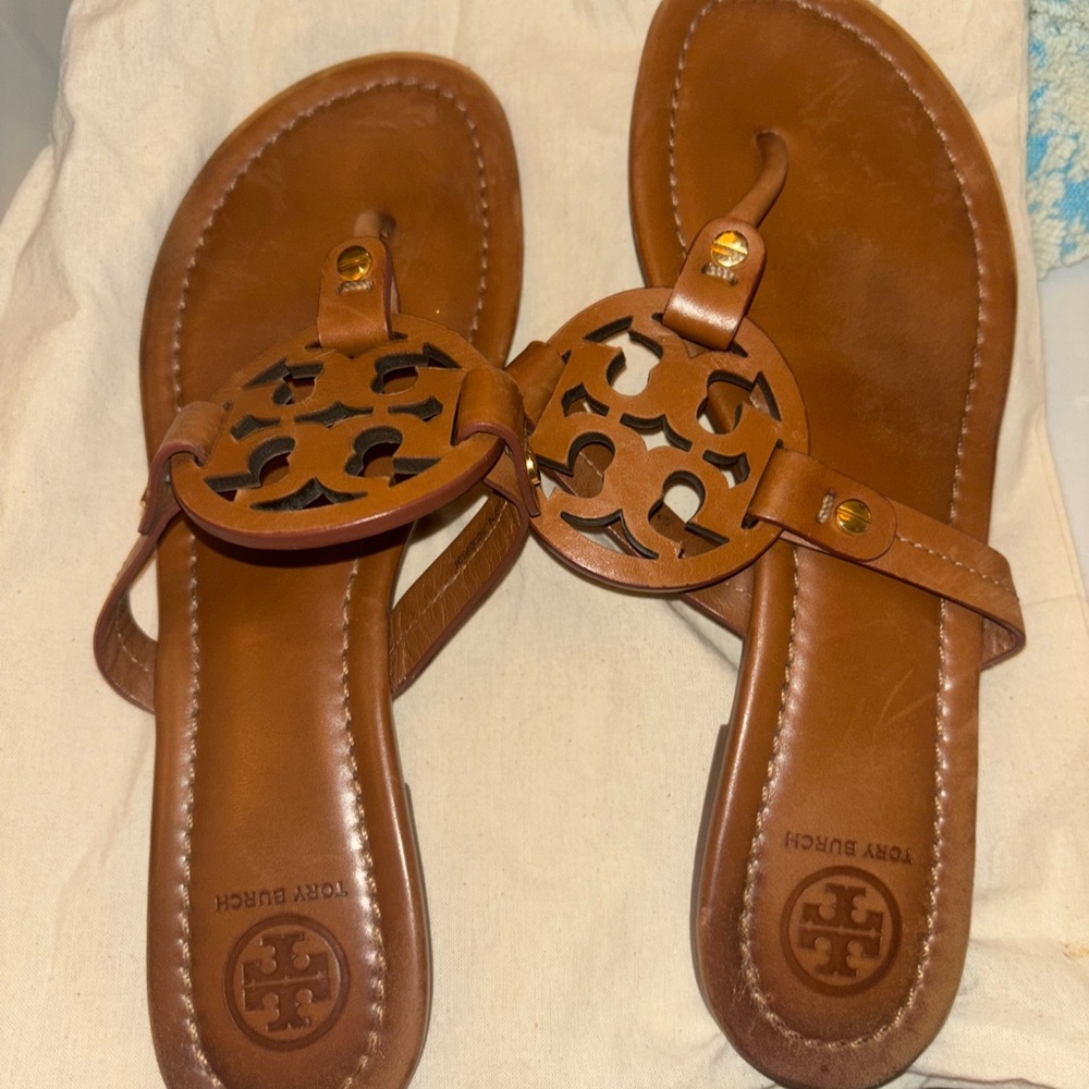TORY BURCH SANDALS SIZE 8